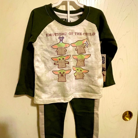 Star Wars Baby Yoda PJ set size 3T - Picture 1 of 6